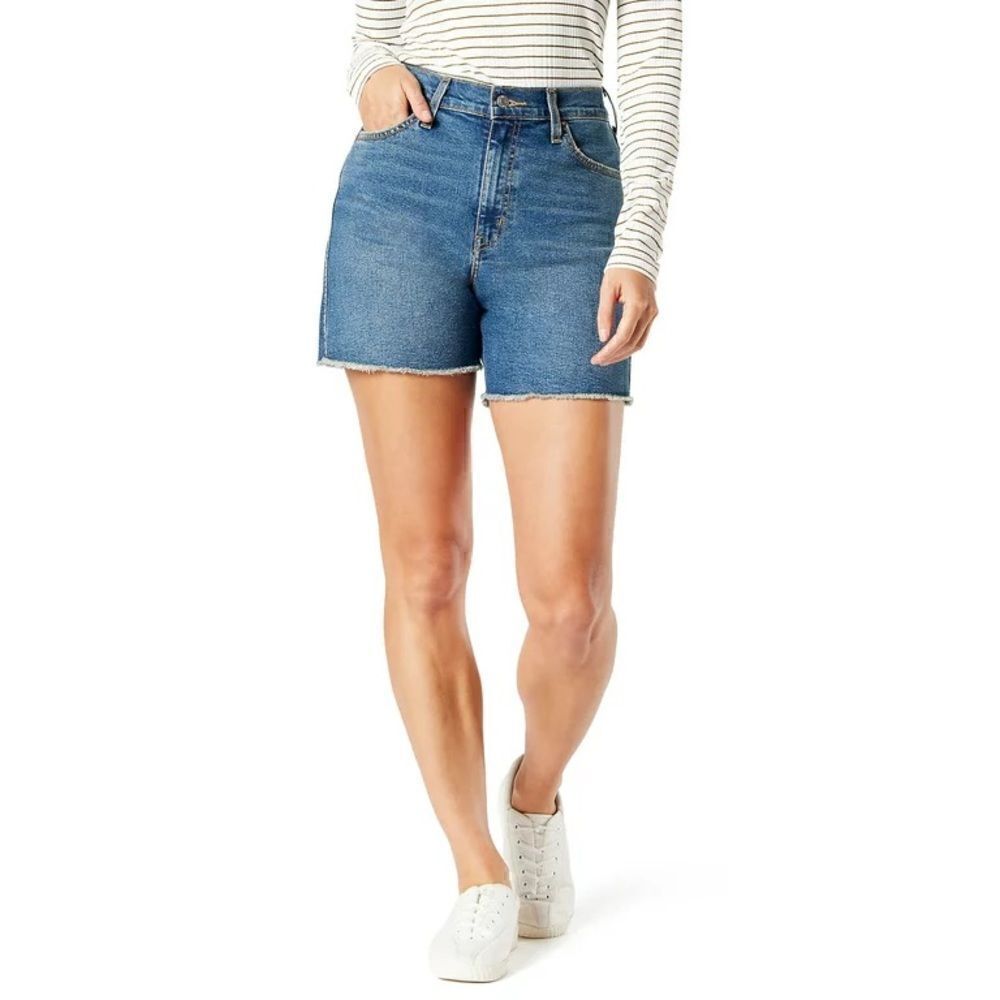 Signature By Levi Strauss & Co Women High Rise 5" Heritage Short